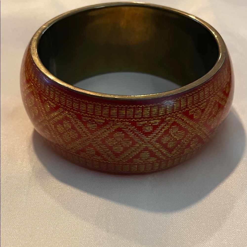 Elegant Bangle Bracelet